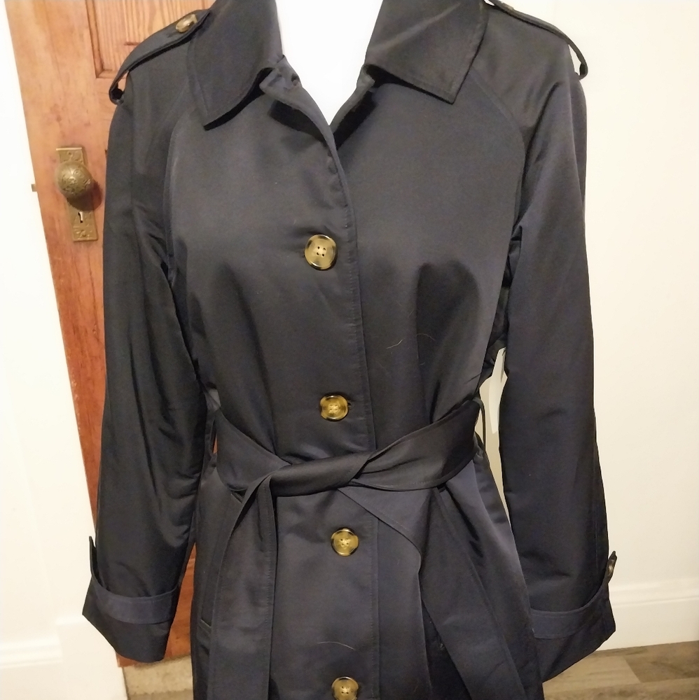 Womans NWT Ellen Tracy coat